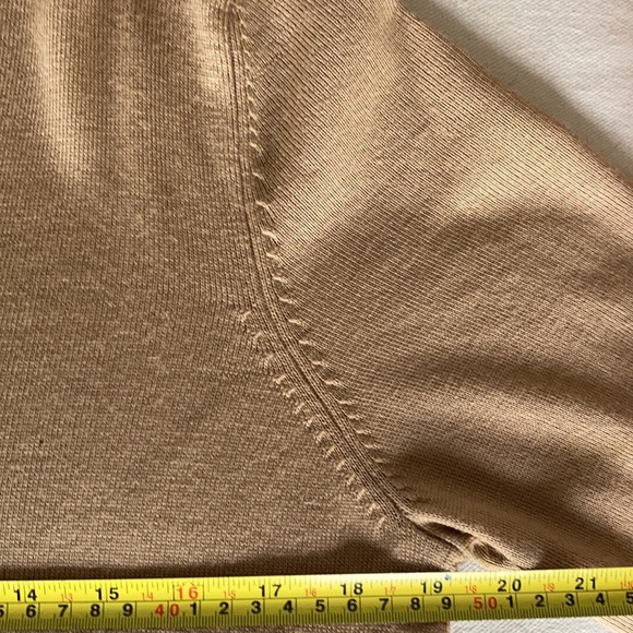 Victor Alfaro 100% wool tan classic v-neck sweater buttons at wrist - Picture 12 of 15